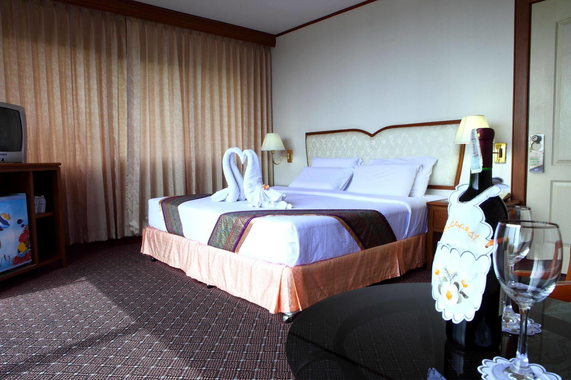 Wattana Park Hotel Trang Zewnętrze zdjęcie